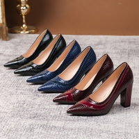 Chaussures de travail à bout pointu, à talon épais, chaussures à bouche peu profonde pour femmes, talons hauts sexy à motif serpent pour femmes