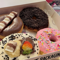 Boîtes d'emballage pour beignets avec logo personnalisé, recyclables, impression offset dorée, estampage, pour l'emballage alimentaire de boulangerie