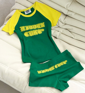 Ensemble 2 pièces d'été personnalisé pour femmes, coton, t-shirt basique pour bébé, coupe ajustée, hauts courts à manches courtes, t-shirts raglan et shorts pour femmes - Product Image 3