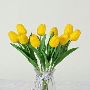 Vendita calda di alta qualità a singolo tulipano fiori di simulazione stile moderno case adatte decorazione di nozze giallo tulipani artificiali - Product Image 1