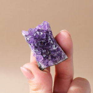 Mini Cluster di Ametista in Pietra di Cristallo Naturale con Energia Curativa all'Ingrosso per Decorazione di Casa e Giardino - Product Image 4