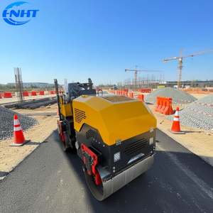 Compacteur de route vibratoire à double tambour Huiteng Mini Skid Steer avec moteur et boîte de vitesses Changchai pour la construction - Product Image 1