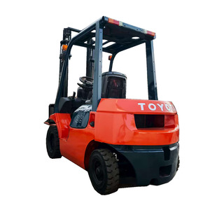 Chariot élévateur à moteur thermique d'occasion 2,5T à vendre, d'origine japonaise, FD25 Diesel avec déplaceur latéral hydraulique et pneus pleins - Product Image 1