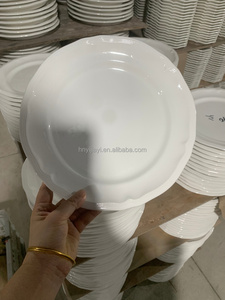 Assiettes à dîner en céramique blanche gaufrée avec bordure fleurie en porcelaine à motif nordique pour les desserts, pour la maison <span class=keywords><strong>et</strong></span> les restaurants. - Product Image 5