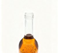 Bouteille à liqueur élégante en verre transparent gaufré avec bouchon en liège 550ml/700ml/750ml pour whisky, brandy et spiritueux haut de gamme
