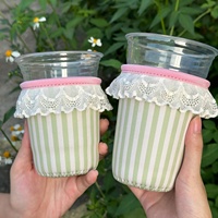Manchon de tasse en néoprène rayé personnalisé avec logo pour mariage, idéal pour boissons froides