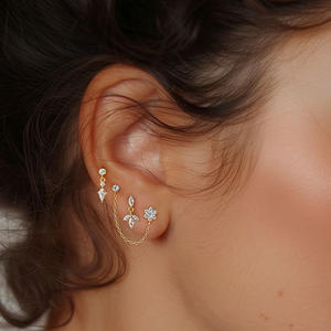 Vente en gros de boucles d'<span class=keywords><strong>oreilles</strong></span> et piercings en titane sans filetage de qualité implant ASTM F136, zircon, plaqué or, motif cœur de mariage, G23 De Titanio Body - Product Image 5