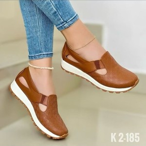 <span class=keywords><strong>Scarpe</strong></span> Casual Grandi da <span class=keywords><strong>Donna</strong></span> Traspiranti Tinta Unita <span class=keywords><strong>Comode</strong></span> Slip-On Punta Tonda Piattaforma Suola Morbida Semplici per Tempo Libero e Viaggi - Product Image 4