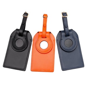 Étiquettes de bagage en cuir PU résistantes à l'eau, personnalisées, à la mode, avec lettres, pour accessoires de voyage GPS RFID, vente en gros - Product Image 1