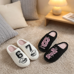 Chaussons d'hiver amusants pour couple, imprimés dessin animé, en peluche TPR, doux, respirants, antidérapants, numéros 6 et 7, pour femmes et hommes - Product Image 2