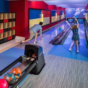 Juego de Bolos para Parque de Diversiones Interior con Sistema de Retorno de Bolas de Cuero Completo y Sistema de Puntuación HD - Product Image 6