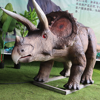 Triceratops mécanique électronique avec mouvements de balancement complets pour parcs à thème sur le thème des dinosaures et lieux extérieurs