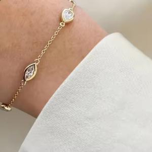 Pulsera de tenis de diamantes de moissanita de lujo elegante superventas, corte Marquesa de pera de oro amarillo para mujer - Product Image 3