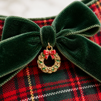 Cape de Noël à carreaux pour animaux de compagnie avec col en fausse fourrure, nœud en velours et breloque couronne pour chat et petit chien – Costume de fête