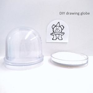 Pièces pour globes à neige DIY 9*9*8.5cm : Créez votre propre cadre photo avec paillettes, en plastique PS, pour dessiner des images, auto-arrosant - Product Image 1
