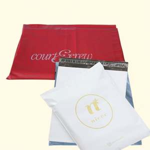 Sac d'expédition noir mat UV personnalisé, sac express rouge mat, polymailers, emballage personnalisé, sac d'expédition de couleur pour vêtements - Product Image 3