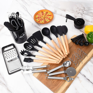 Juego de utensilios de cocina antiadherentes resistentes a altas temperaturas de 44 piezas con mango de madera negro, espátula de silicona, cuchara y utensilios para alimentos - Product Image 3