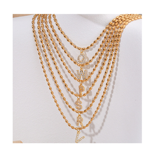 Mode nouveauté charme belle Dames Minimaliste Bijoux En Acier Inoxydable Plaqué Or 18 <span class=keywords><strong>k</strong></span> Lettre Forme Pendentif Collier - Product Image 1