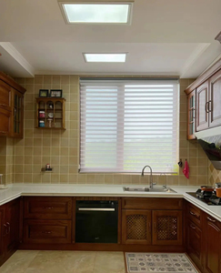 Кухонные шкафы и тумбы для хранения из массива дерева в китайском стиле на заказ - Product Image 3