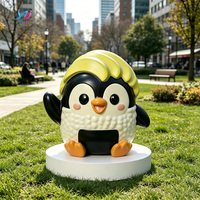 Sculpture de pingouin en fibre de verre personnalisée et durable - Décoration artistique extérieure résistante aux intempéries avec finition brillante pour jardins et cadeaux de fêtes