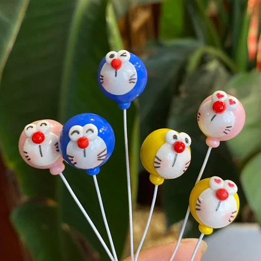 รูปแกะสลัก D