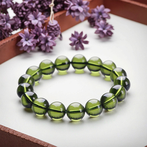Bracciale con Perle di 8mm in Moldavite Artificiale, Aerolite Verde, Cristallo Ceco, Pietra Grezza Incisa, Meteorite Levigato - Product Image 5