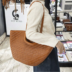 Bolso de Hombro de Cuero Vacuno Trenzado de Lujo 2026, Bolso Tote Impermeable de Gran Capacidad para Mujer con Forro de Cuero Genuino - Product Image 2