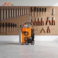Nouvelle machine de nettoyage au laser à fibre portable pour le bois, l'aluminium, la pierre, la rouille et l'élimination de la peinture/huile avec refroidissement par air et conception en sac à dos