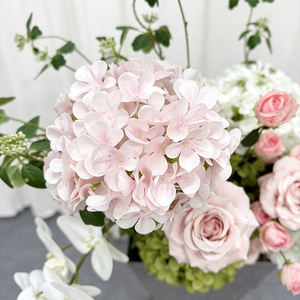 Arreglo Floral Artificial Moderno en Rosa, Verde y Blanco con Detalles en Seda Suave para Decoración de Bodas, Halloween y Regreso a Clases - Flores Realistas - Product Image 3