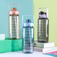 Offres Spéciales 2000ml grande capacité Design minimaliste en plastique bouilloire et bouteille de sport Portable Sports de plein air tasse