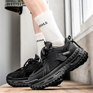 รองเท้าผ้าใบผู้ชายไซส์ 39-44 รุ่นใหม่สำหรับฤดูร้อน ระบายอากาศได้ดี พื้นยางหนา ทันสมัย ใส่ได้หลายโอกาส - Product Image 4