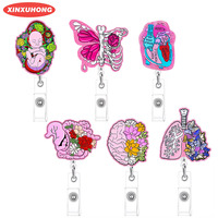 XINXUHONG AP-017 Porte-badge extensible en acrylique motif cœur et poumon, vente en gros OEM