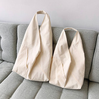 Neueste Dreieckige Tragetasche aus Bio-Baumwoll-Canvas – Dicke Schultertasche mit Individuellem Logo für Mode und Business