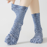 Chaussettes antidérapantes OEM de haute qualité, personnalisées, à cinq doigts, effet tie-dye, pour femme, idéales pour le yoga et le Pilates en intérieur