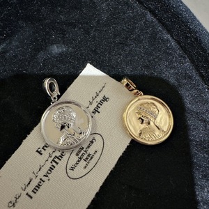 Colgante de Retrato de Plata Pura S925, Elegante, Estilo Antiguo Vintage, Ligeramente Incrustado con Circonita, Oro como Material Principal - Product Image 1