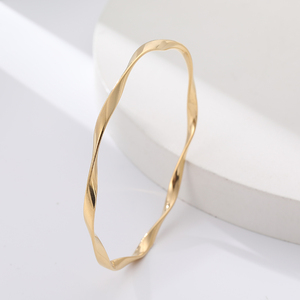 Nouvelle tendance en acier inoxydable plaqué or étanche en acier inoxydable Designer Bracelet Bijoux Accessoires Couleur or - Product Image 5