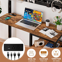 Un lit superposé de haute qualité, grand format, avec un support en métal robuste et un bureau pour étudier ou travailler