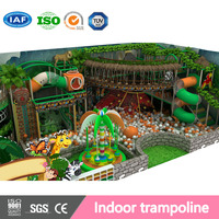 Ensemble d'équipements de jeu intérieur pour enfants style forêt : toboggan, mur d'escalade, jeux souples en PVC/galvanisé pour parcs d'attractions et écoles
