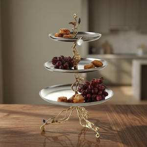 ชั้นวางเค้กแต่งงาน 3 ชั้น ยี่ห้อ Chaman India ผลิตจากสแตนเลสสตีลขัดเงา รุ่น Orchid - Product Image 3