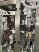 Servomoteur à quatre voies automatique Pompe à rotor Pâte alimentaire Sachet de sauce épaisse Machine de remplissage et de scellage de forme verticale
