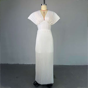 Vêtements de bonne qualité pour femmes Robe longue plissée sexy à manches chauve-souris et col en V Robes de soirée longues - Product Image 4