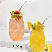 Verres à cocktail transparents créatifs en forme d'ananas avec paille