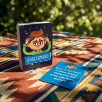 Jeu de cartes portable en papier, cartes bon marché 63x88mm format poker, finition brillante, emballage et boîte personnalisés avec logo sur mesure
