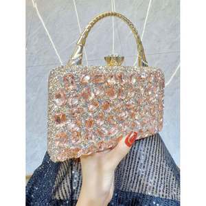 Bolsa de Mão em Forma de Coração com Strass para Mulheres, Bolsa de Noite Dourada com Cristais - Product Image 1