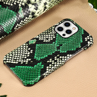 Étui de téléphone en cuir de serpent coloré avec logo personnalisé de luxe pour 11 12 13 14 Pro Max, doublure en micro-suède, antichoc, anti-poussière et anti-rayures