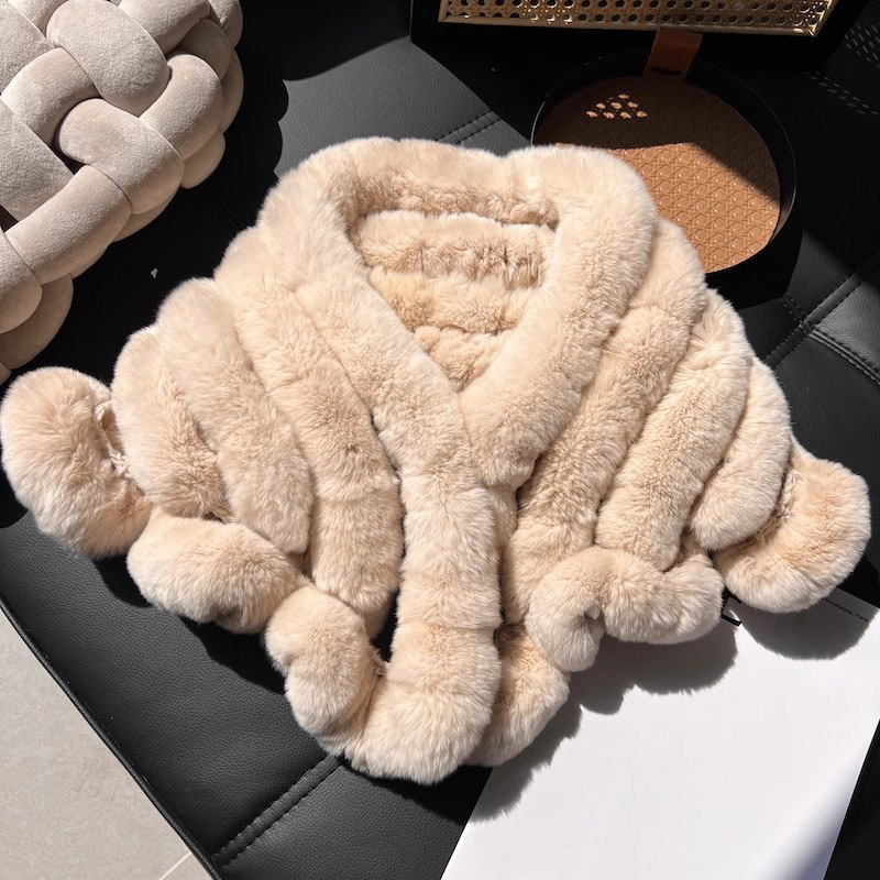 High Quality Winter Warm Thick Real Fur Ponchos Custom Fluffy Rabbit Fur Shawl for Women