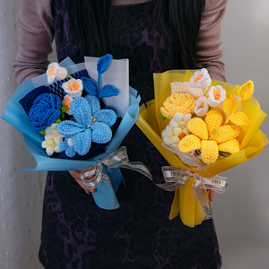 Ramo de Flores Tejidas con Hilos Mixtos de Rosa y Tulipán para el Día de la Madre o Graduación - Product Image 3