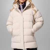 Veste d'hiver matelassée pour femme en tricot de haute qualité personnalisée avec rivets imperméables et rembourrage en polyester pour garder au chaud