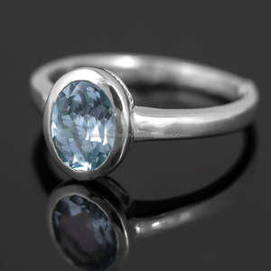 แหวนเงินแท้ 925 ประดับพลอยบลูโทแพซควอตซ์ งานแฮนด์เมดจากอินเดีย ชุบทอง 18k สไตล์คลาสสิกสำหรับงานหมั้น งานแต่งงาน และงานเลี้ยง - Product Image 2