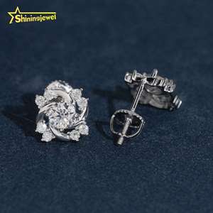 Boucles <span class=keywords><strong>d</strong></span>'oreilles Iced Out en Moissanite plaqué or sur argent sterling 925, testées au <span class=keywords><strong>diamant</strong></span>, prêtes à l'expédition, à prix abordable, avec fermoir à vis - Product Image 3